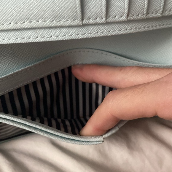 SOLD OUT KATE SPADE
Jackson Street Stacy Wallet In Misty Mist
$128 - Picture 15 of 15